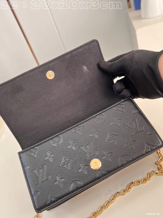 Lily On Wallet Chain LOUIS VUITTON 0822